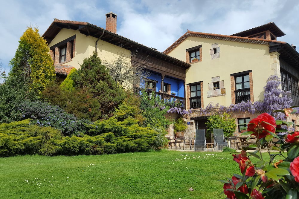 Photo of Outdoor in Santianes de Ola