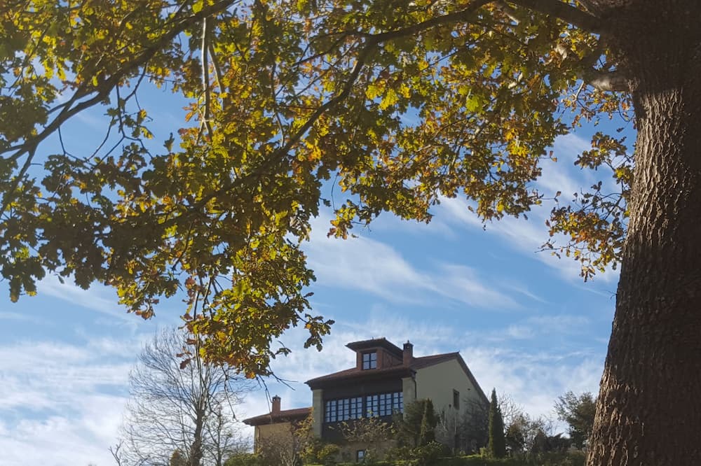 Photo of Outdoor in Santianes de Ola