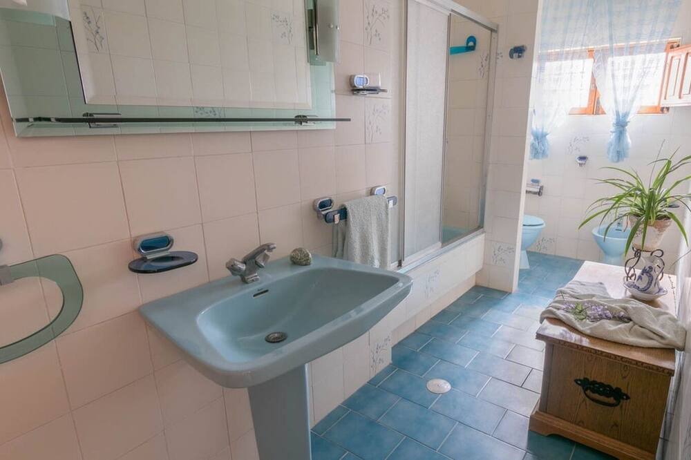 Photo of Bathroom in Jaen