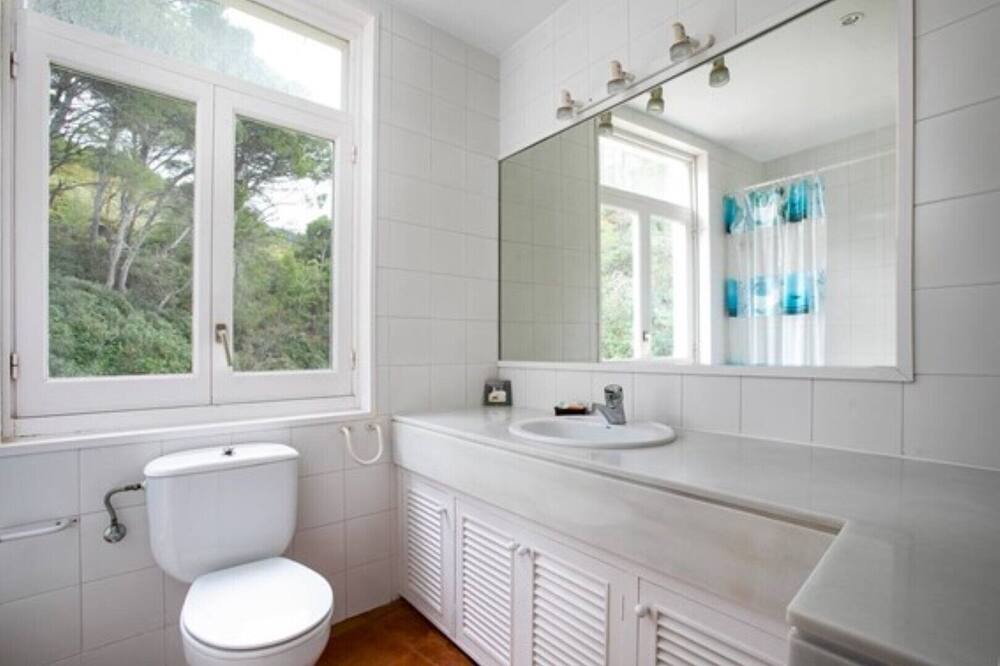 Photo of Bathroom in Sa Tuna