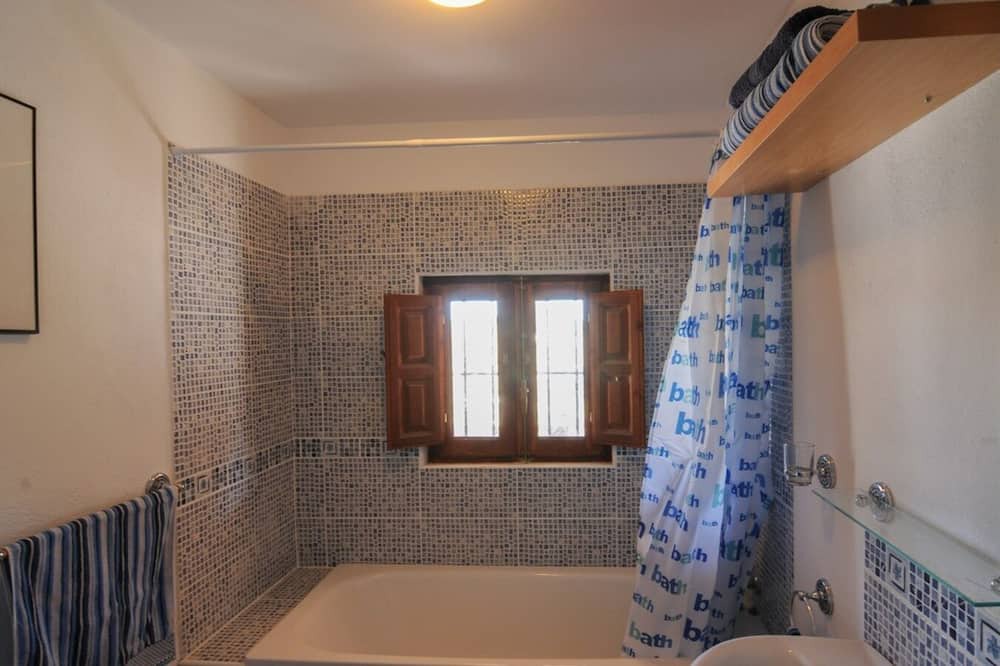Photo of Bathroom in Lubrin
