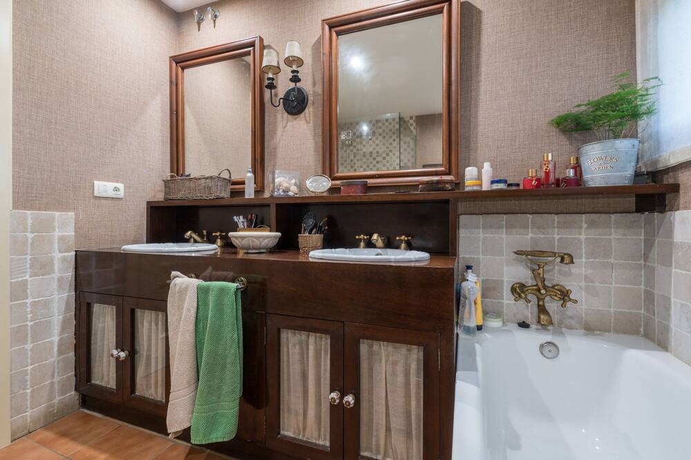 Photo of Bathroom in Teo