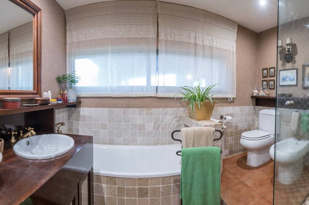 Photo of Bathroom in Teo