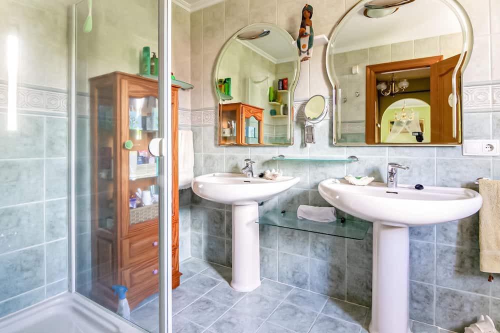 Photo of Bathroom in Villafranca del Bierzo