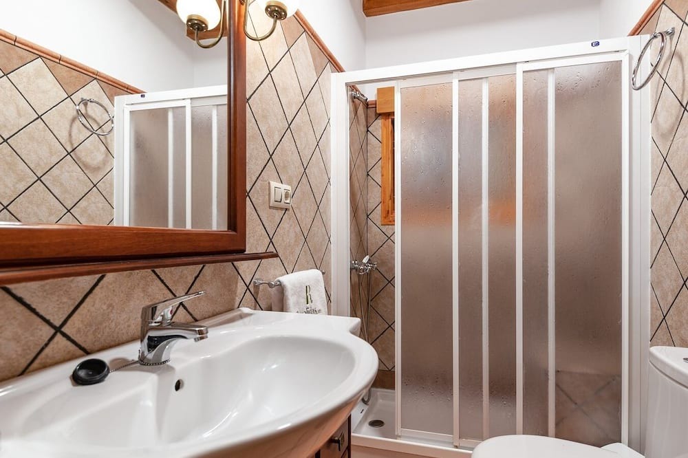 Photo of Bathroom in Arbuniel