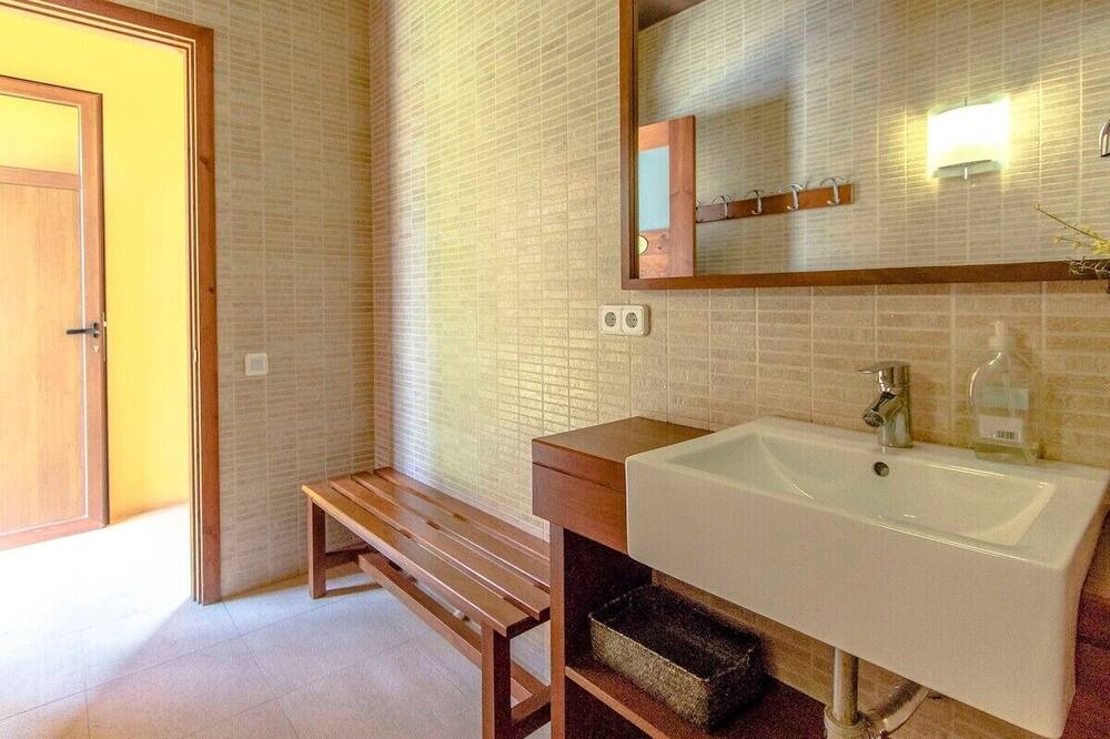 Photo of Bathroom in Portell