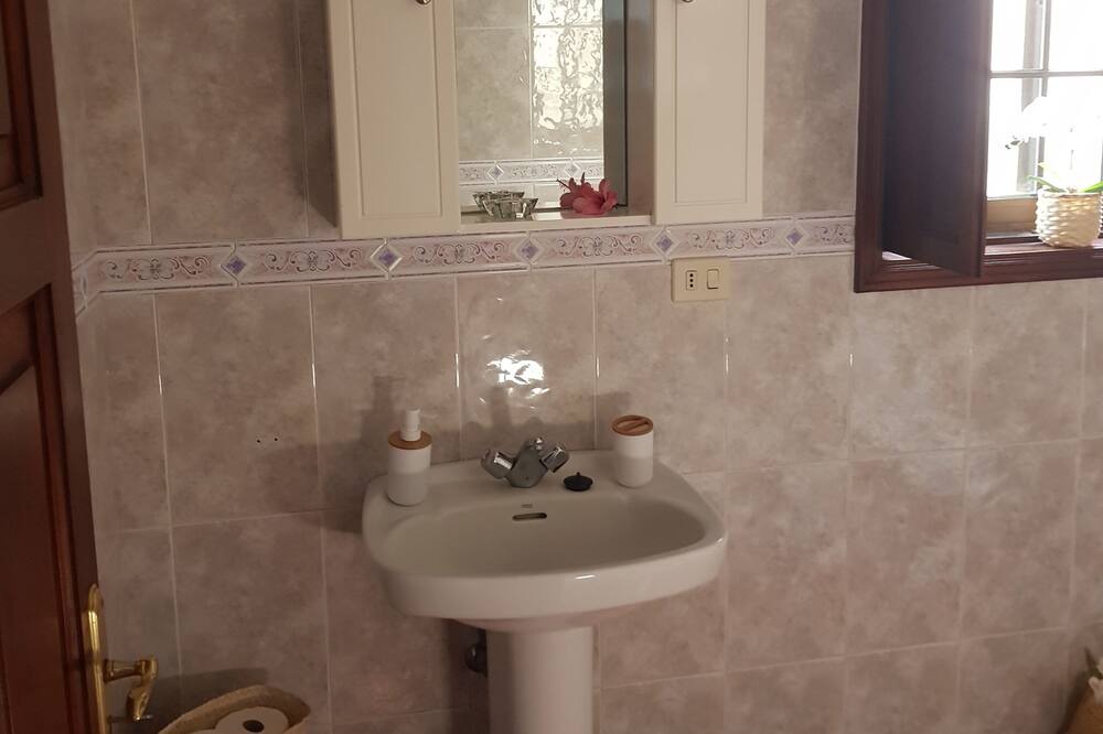 Photo of Bathroom in Los Quemados
