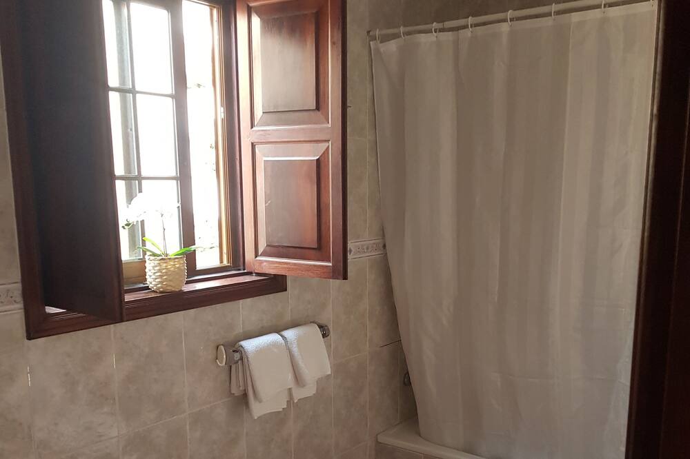 Photo of Bathroom in Los Quemados