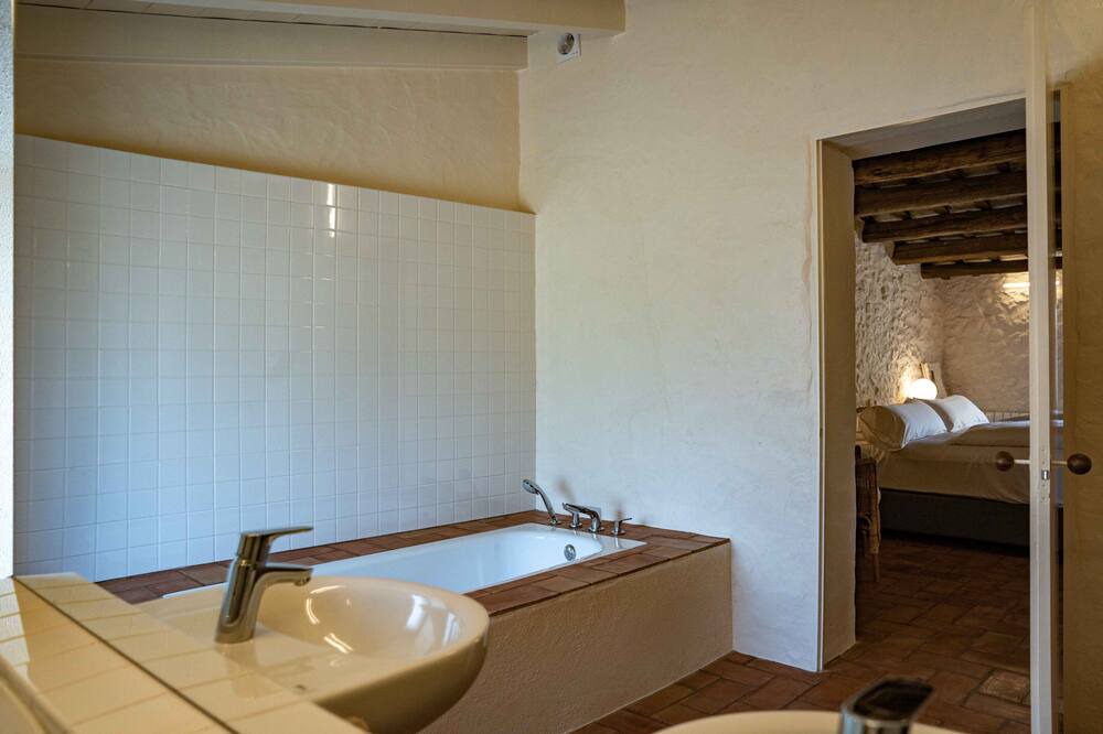Photo of Bathroom in Corca
