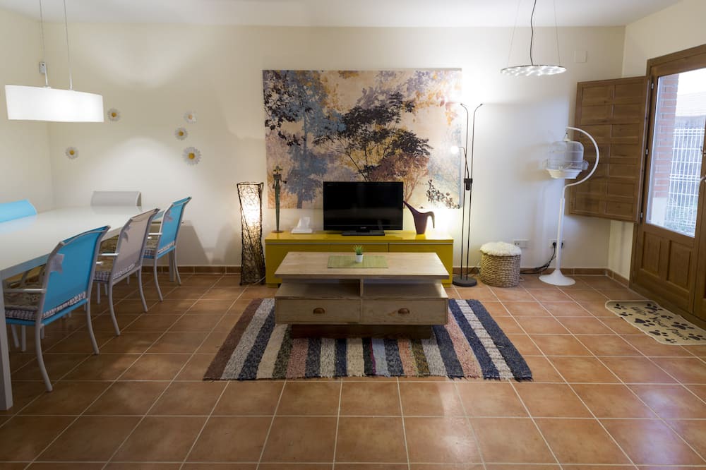 Photo of Livingroom in Bernuy de Porreros