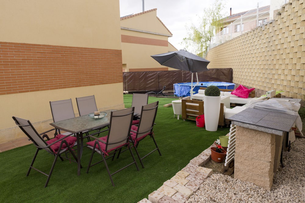 Photo of Patio Balcony in Bernuy de Porreros