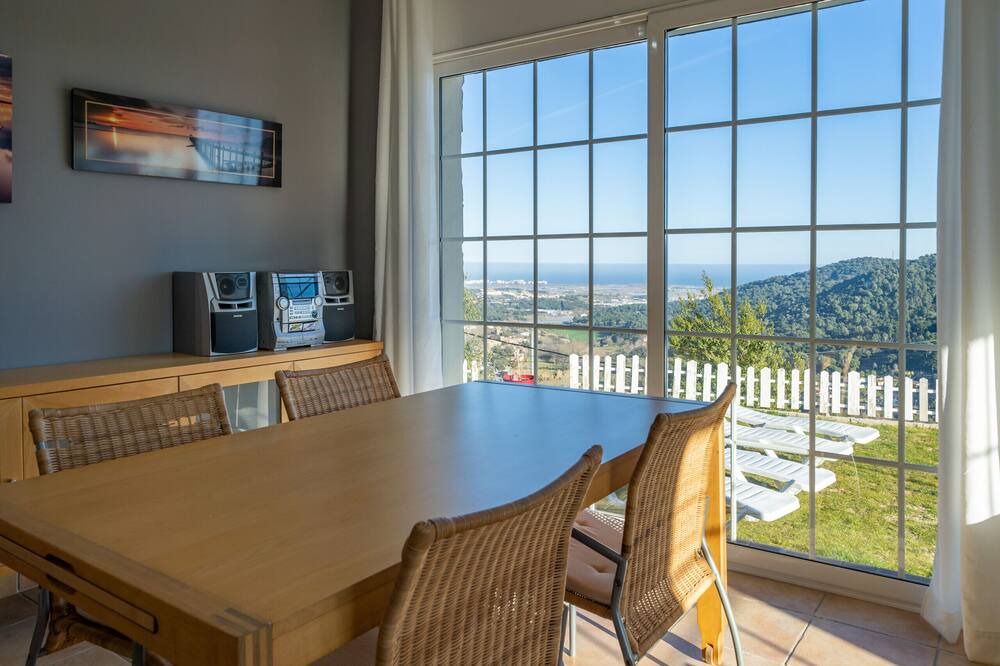 Photo of Livingroom in Palafolls