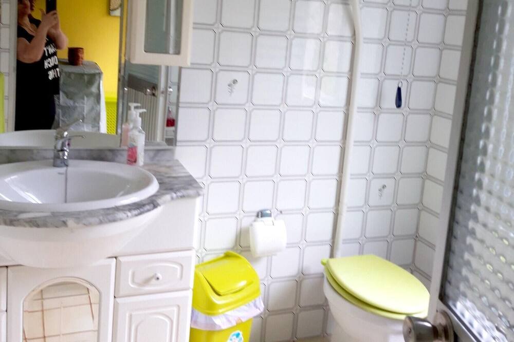 Photo of Bathroom in Ares