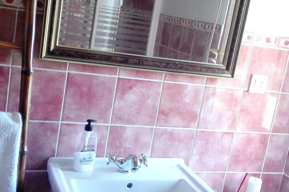 Photo of Bathroom in Peral de Arlanza
