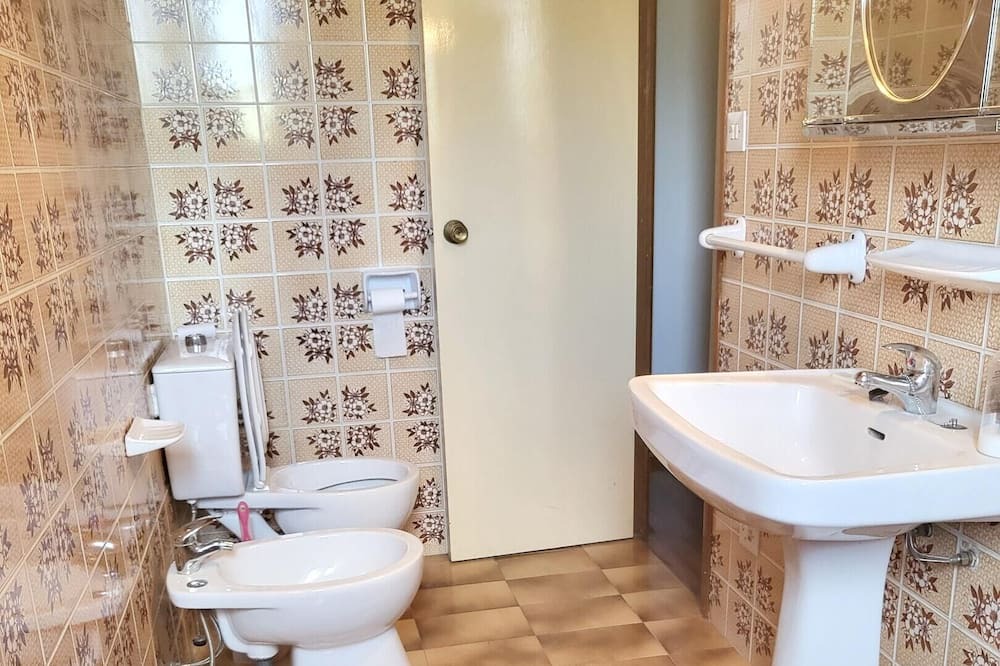 Photo of Bathroom in Ourol