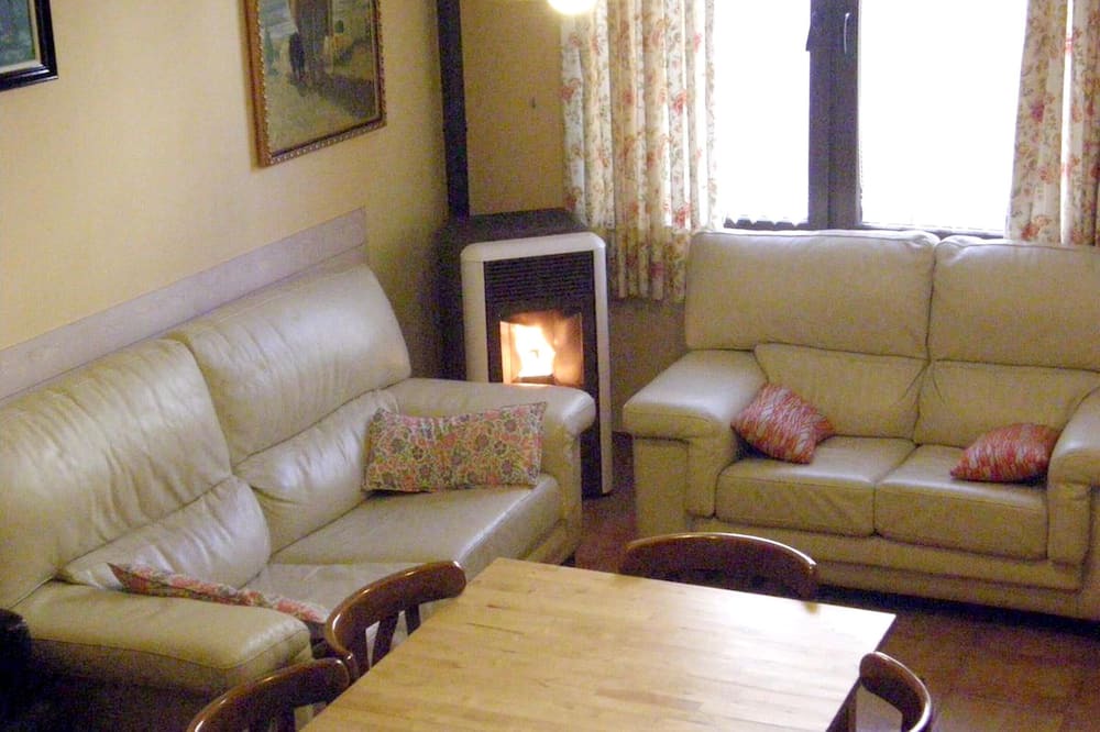 Photo of Livingroom in Banos de Valdearados