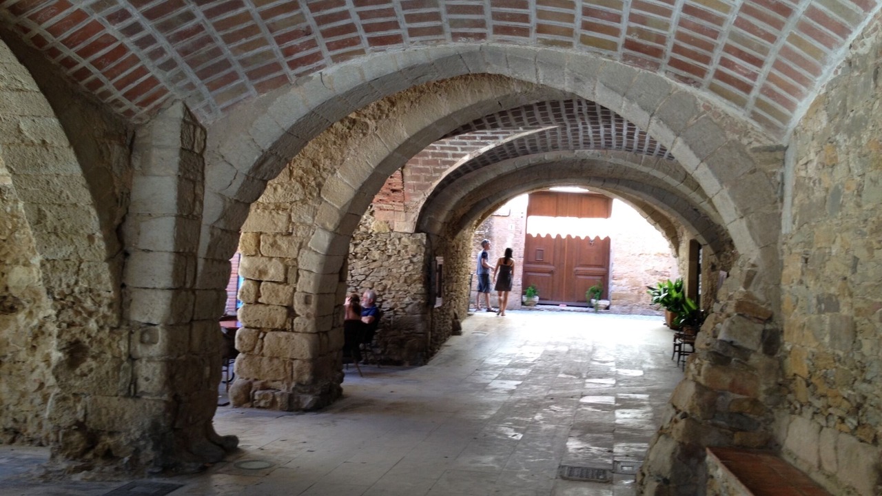 Photo of Outdoor in Peratallada