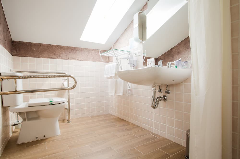 Photo of Bathroom in Santervas de la Sierra