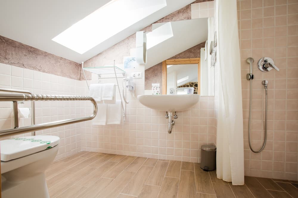 Photo of Bathroom in Santervas de la Sierra