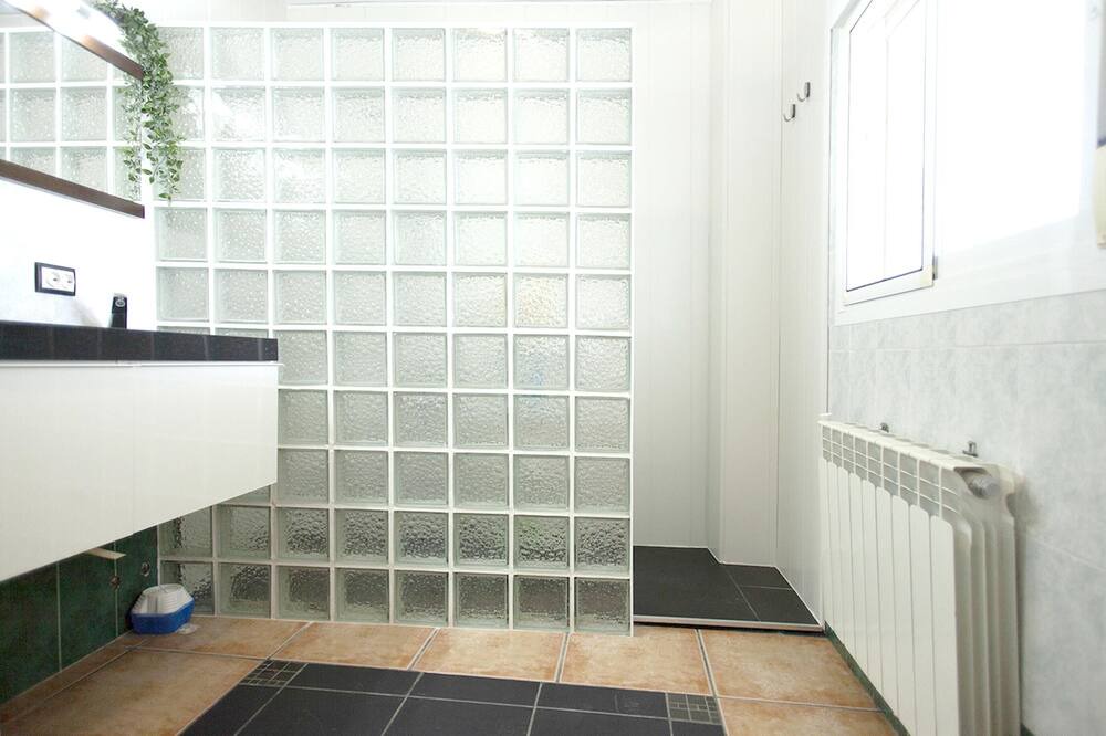 Photo of Bathroom in Linares