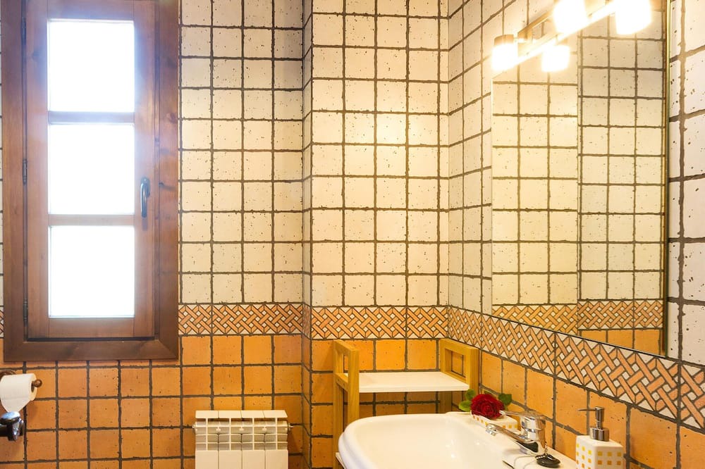 Photo of Bathroom in Fresneda de la Tiron
