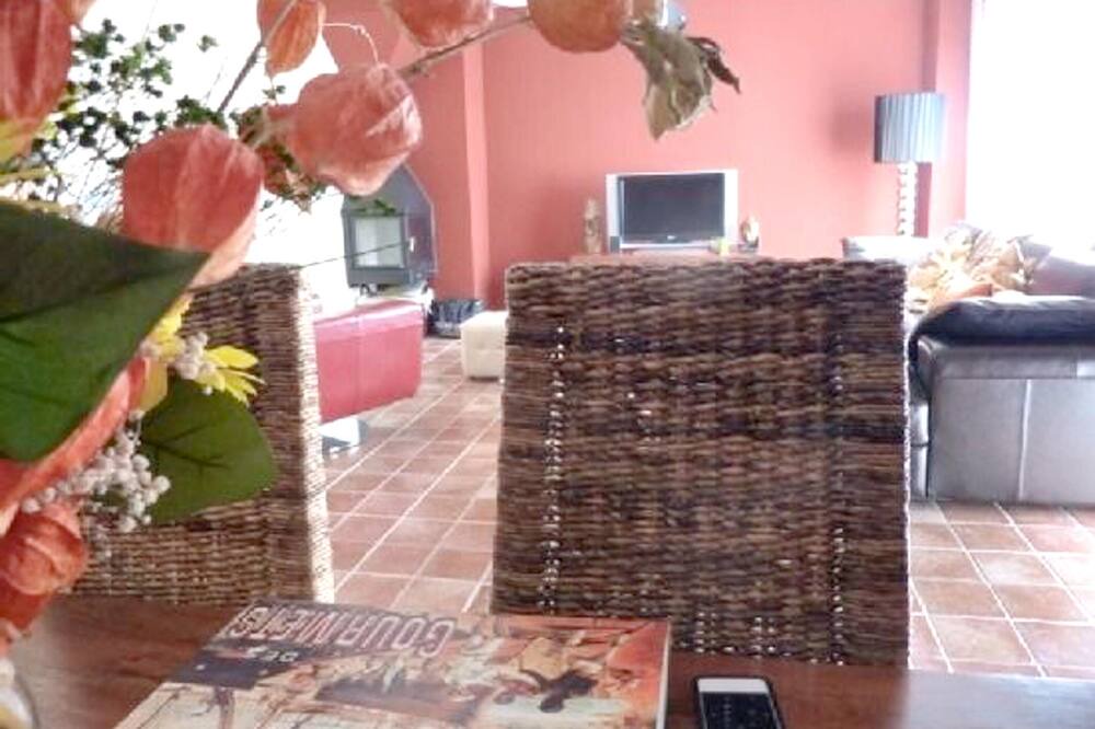 Photo of Livingroom in Quintanilla del Agua y Tordueles