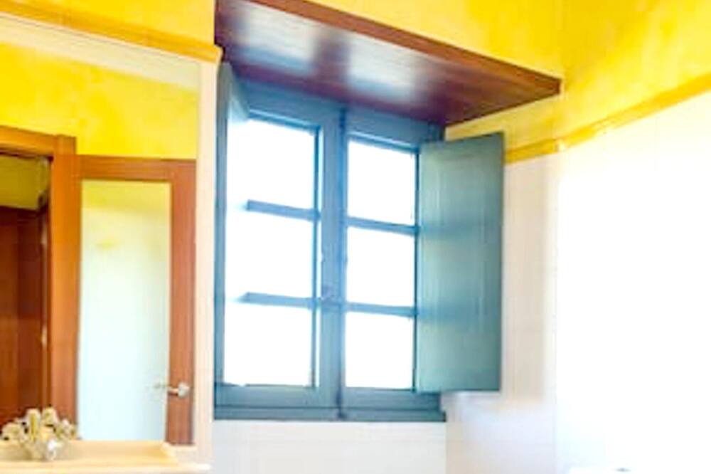 Photo of Bathroom in San Sadurnino