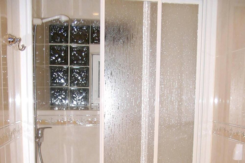 Photo of Bathroom in Bonar