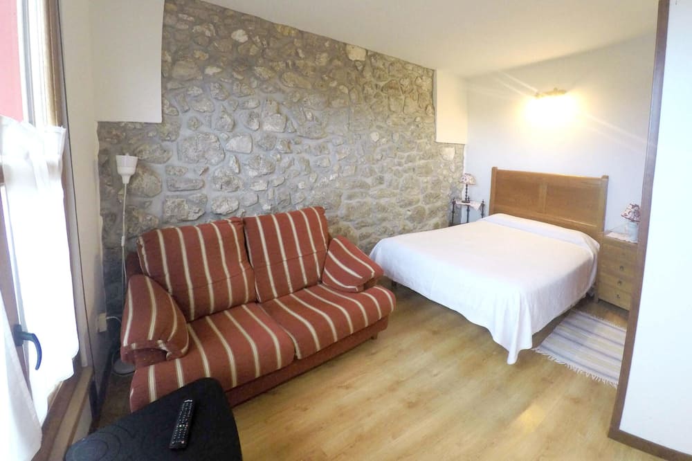 Photo of Bedroom in Parres Municipality