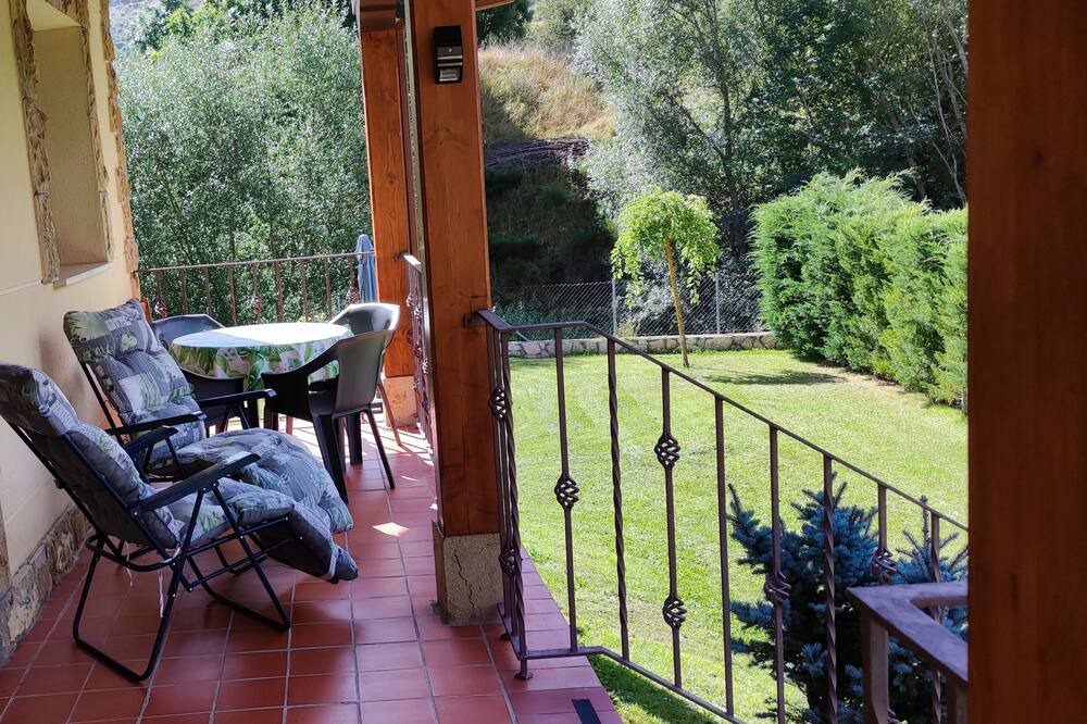 Photo of Patio Balcony in Villamanin
