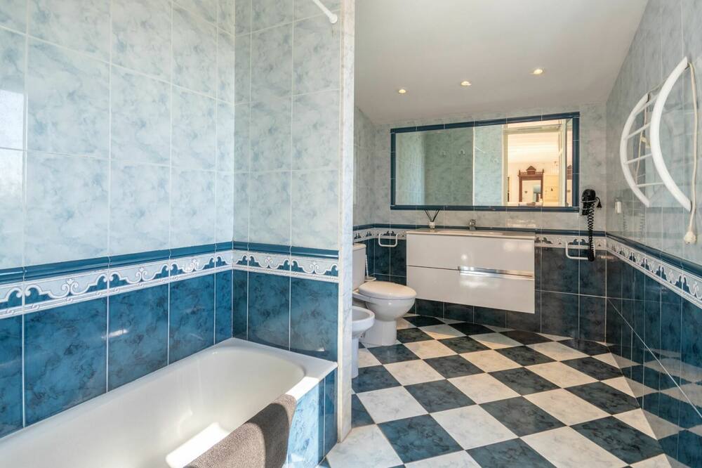 Photo of Bathroom in Mahon