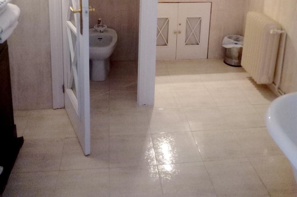 Photo of Bathroom in Almagro