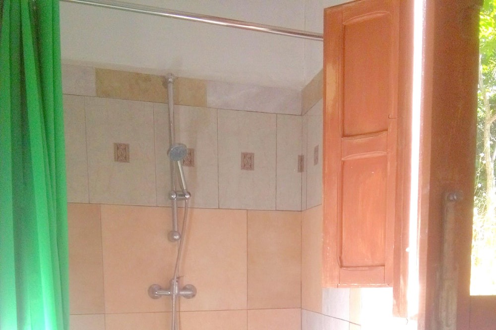 Photo of Bathroom in Castillo de Locubin