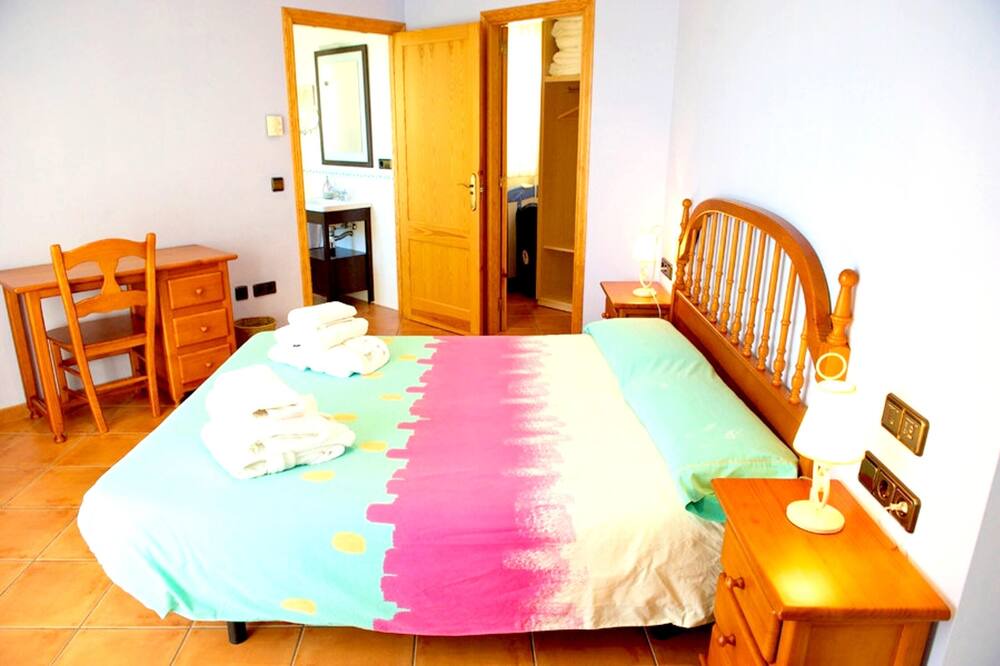 Photo of Bedroom in Tornabous