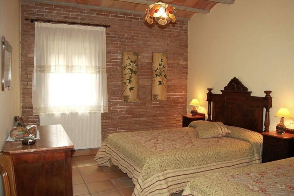 Photo of Bedroom in Camos
