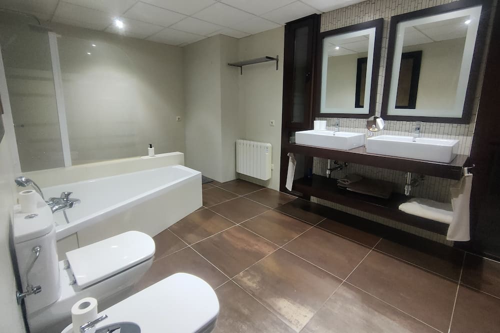 Photo of Bathroom in Las Ventas con Pena Aguilera