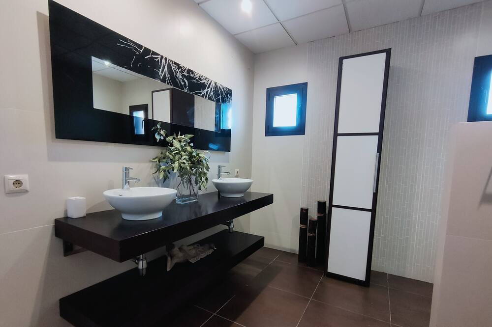 Photo of Bathroom in Las Ventas con Pena Aguilera