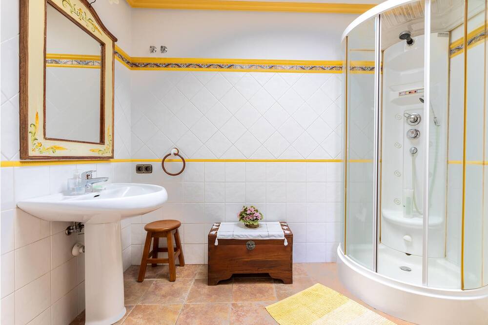 Photo of Bathroom in Ferrol