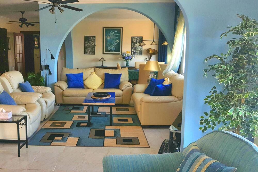 Photo of Livingroom in Los Puertos