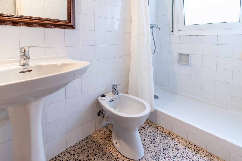 Photo of Bathroom in Les Roques