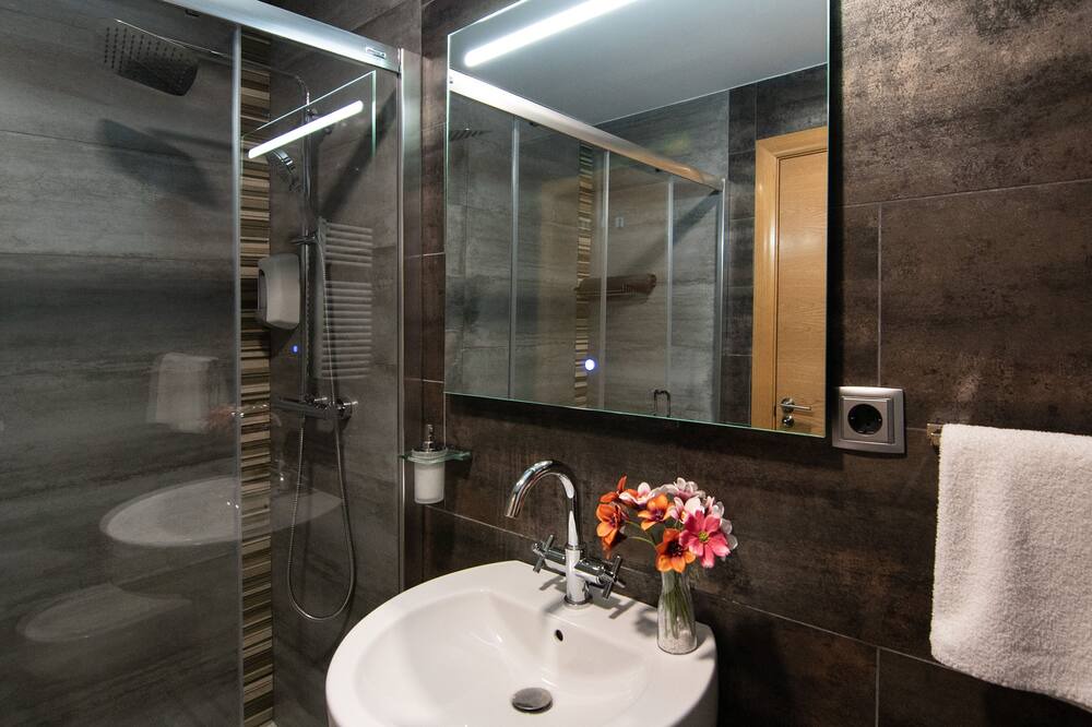 Photo of Bathroom in Haro
