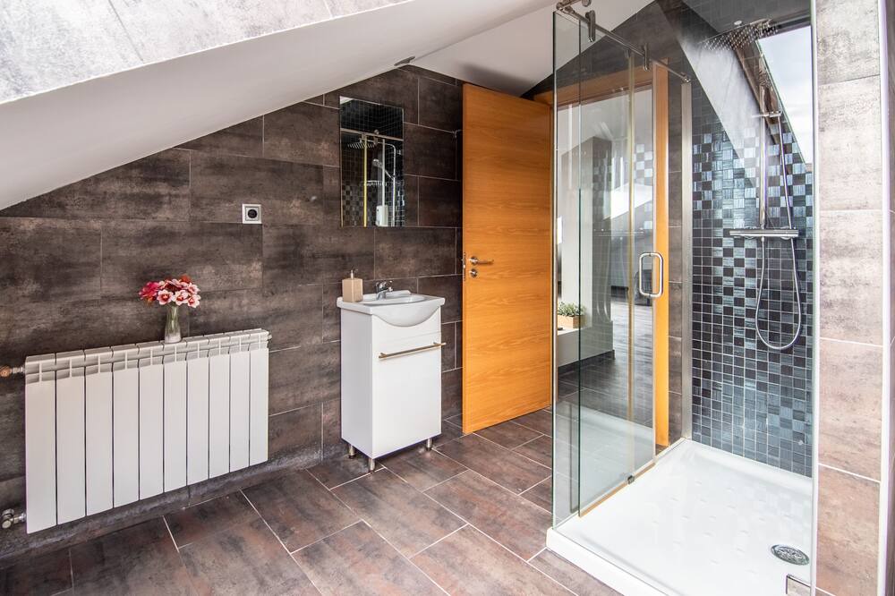 Photo of Bathroom in Haro