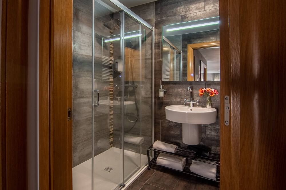 Photo of Bathroom in Haro