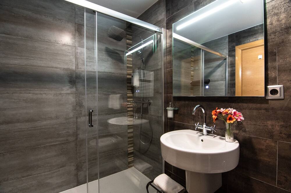 Photo of Bathroom in Haro