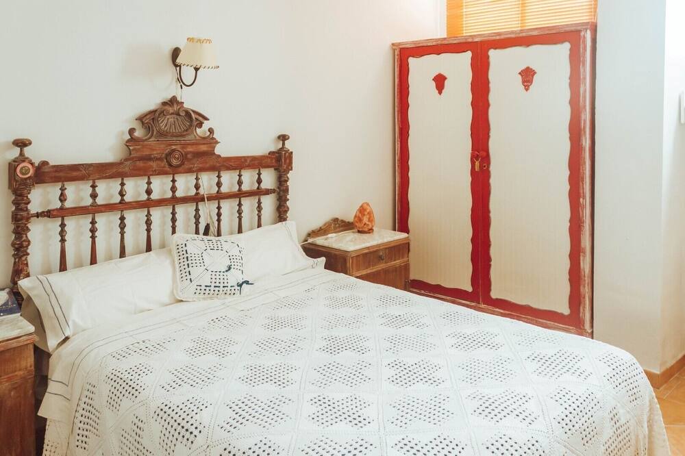 Photo of Bedroom in Mula