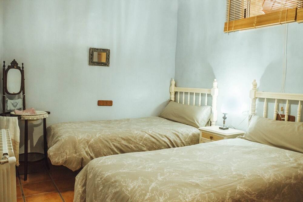 Photo of Bedroom in Mula
