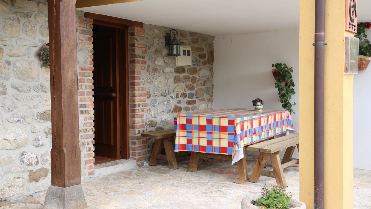 Photo of Outdoor in Panes
