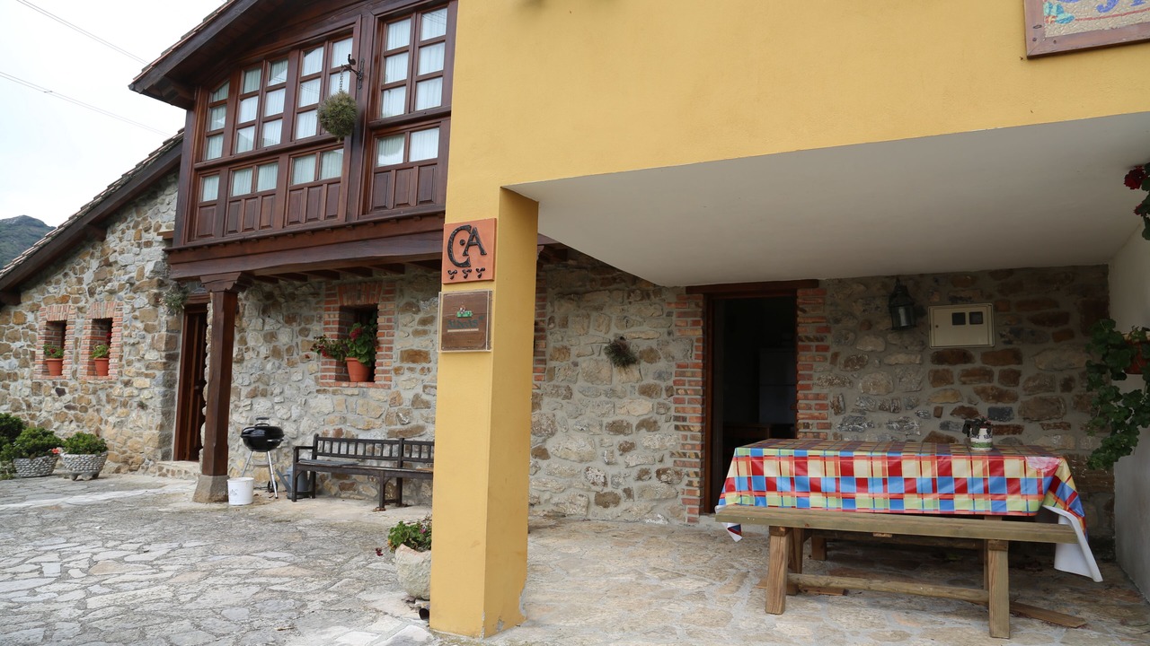 Photo of Outdoor in Panes