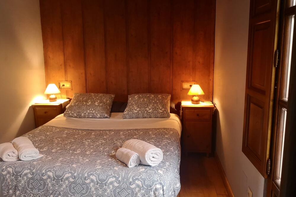 Photo of Bedroom in Llonin