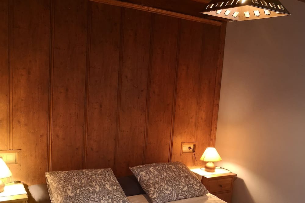 Photo of Bedroom in Llonin
